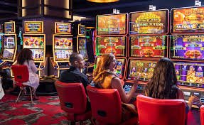 Live roulette wheel and table at kuta4d with croupier and betting layout
